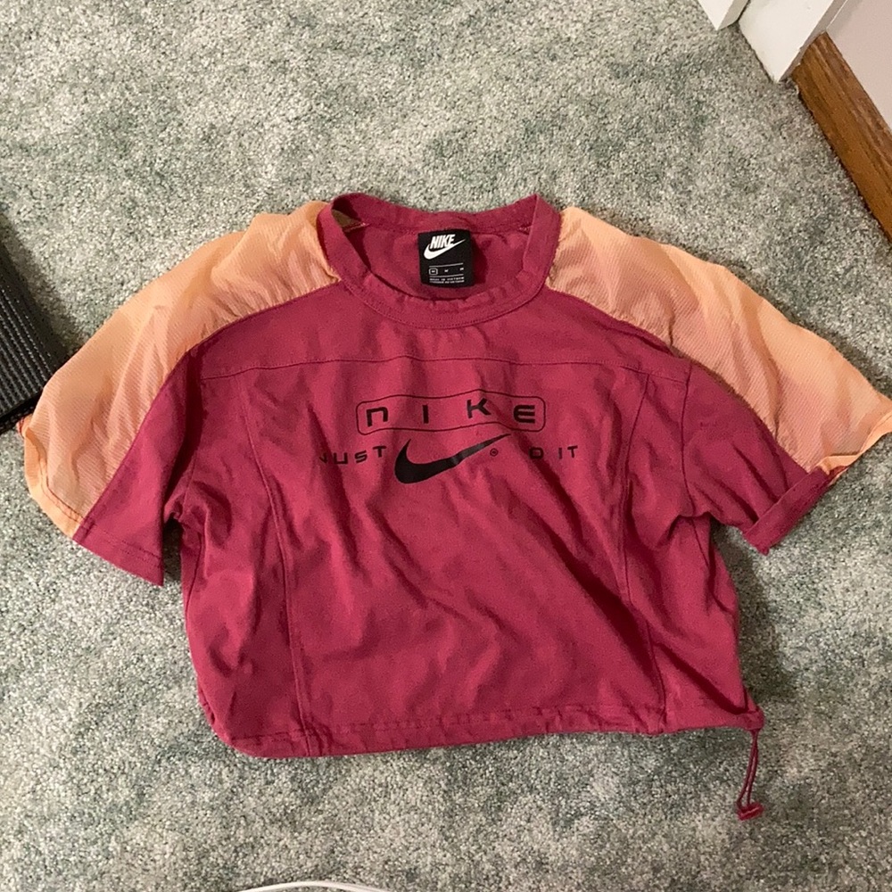 Nike Crop Top